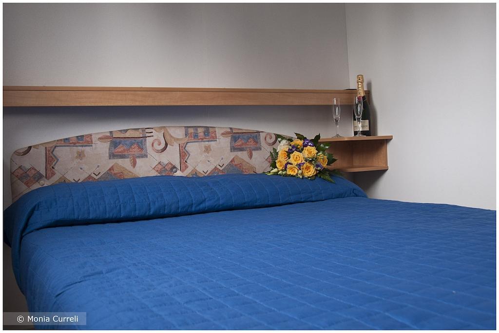 Camping Baia Saraceno 호텔 팔라우 외부 사진
